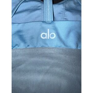 Alo Yoga Light Blue Strappy V-Neck Sports Bra Medium RN87370 Activewear